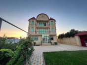 Satılır 10 otaqlı 350 m2 bağ evi Buzovna