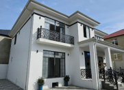Satılır 9 otaqlı 390 m2 villa Badamdar