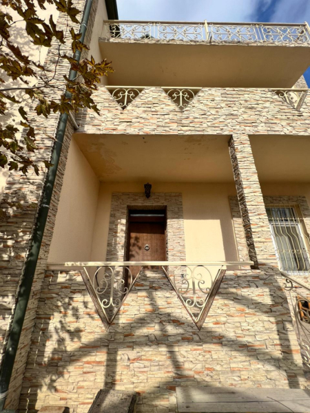 Satılır 4 otaqlı 400 m2 villa Badamdar