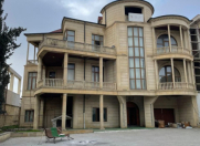 Satılır 8 otaqlı 860 m2 villa Gənclik m.