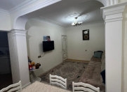 Satılır 3 otaqlı 75 m2 köhnə tikili Memar Əcəmi m.