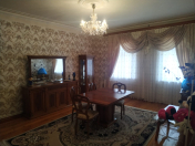 İcarəyə verilir 7 otaqlı 340 m2 villa Qara Qarayev m.