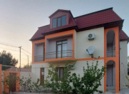 İcarəyə verilir 5 otaqlı 300 m2 bağ evi Novxanı