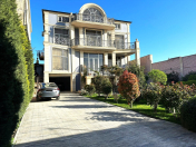 Satılır 7 otaqlı 750 m2 villa Badamdar