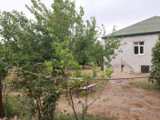 Satılır 4 otaqlı 220 m2 bağ evi Saray