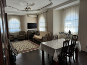 İcarəyə verilir 3 otaqlı 200 m2 həyət evi Elmlər Akademiyası m.