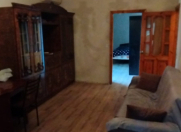 İcarəyə verilir 2 otaqlı 40 m2 köhnə tikili Memar Əcəmi m.