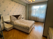 Satılır 3 otaqlı 95 m2 yeni tikili İnşaatçılar m.