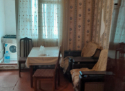 İcarəyə verilir 2 otaqlı 50 m2 köhnə tikili Memar Əcəmi m.