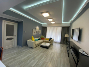 İcarəyə verilir 3 otaqlı 90 m2 yeni tikili 28 May m.