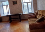 İcarəyə verilir 3 otaqlı 60 m2 köhnə tikili İçəri Şəhər m.