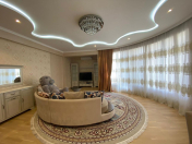 Satılır 3 otaqlı 186 m2 yeni tikili 28 May m.