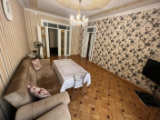 İcarəyə verilir 4 otaqlı 170 m2 köhnə tikili Sahil m.