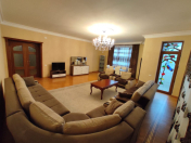 İcarəyə verilir 4 otaqlı 200 m2 yeni tikili Şah İsmayıl Xətai m.