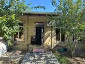 Satılır 3 otaqlı 100 m2 həyət evi Binə