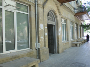 İcarəyə verilir 4 otaqlı 105 m2 köhnə tikili İçəri Şəhər m.