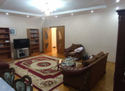 Satılır 3 otaqlı 135 m2 yeni tikili 28 May m.