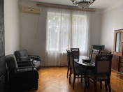 İcarəyə verilir 3 otaqlı 90 m2 köhnə tikili 8 Noyabr m.