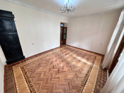 İcarəyə verilir 4 otaqlı 110 m2 köhnə tikili Gənclik m.