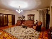 Satılır 4 otaqlı 200 m2 yeni tikili Nizami m.