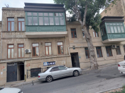 İcarəyə verilir 2 otaqlı 100 m2 köhnə tikili İçəri Şəhər m.