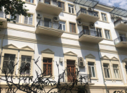 İcarəyə verilir 2 otaqlı 90 m2 köhnə tikili Sahil m.