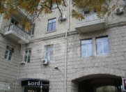 İcarəyə verilir 2 otaqlı 60 m2 köhnə tikili Nəsimi r.