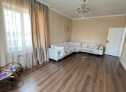 Satılır 3 otaqlı 260 m2 həyət evi Saray