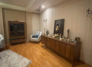 Satılır 3 otaqlı 160 m2 yeni tikili Tibb Universiteti