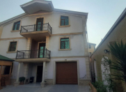 Satılır 7 otaqlı 326 m2 villa Badamdar