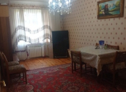 Satılır 4 otaqlı 100 m2 köhnə tikili Xalqlar Dostluğu m.