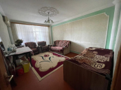 Satılır 2 otaqlı 70 m2 köhnə tikili Gənclik m.