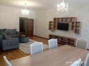 İcarəyə verilir 3 otaqlı 140 m2 yeni tikili Gənclik m.