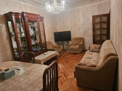 Satılır 3 otaqlı 90 m2 köhnə tikili Zərifə Əliyeva adına park