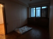 Satılır 3 otaqlı 90 m2 köhnə tikili Gənclik m.
