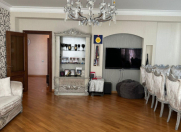 Satılır 4 otaqlı 214 m2 yeni tikili Elmlər Akademiyası m.