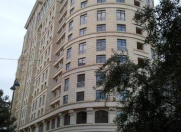 İcarəyə verilir 4 otaqlı 160 m2 yeni tikili Nizami m.