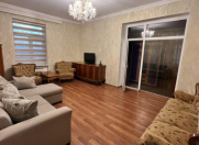 İcarəyə verilir 3 otaqlı 150 m2 köhnə tikili Şah İsmayıl Xətai m.