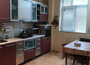 Satılır 4 otaqlı 150 m2 köhnə tikili Şah İsmayıl Xətai m.