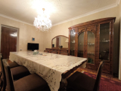 İcarəyə verilir 3 otaqlı 110 m2 köhnə tikili Səməd Vurğun parkı