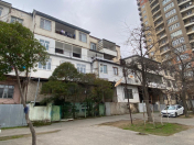 Satılır 4 otaqlı 125 m2 köhnə tikili Elmlər Akademiyası m.