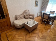 Satılır 4 otaqlı 110 m2 köhnə tikili Yasamal r.