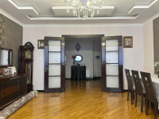 Satılır 3 otaqlı 140 m2 yeni tikili Şah İsmayıl Xətai m.