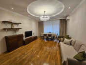 Satılır 4 otaqlı 170 m2 yeni tikili 8 Noyabr m.