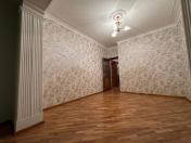 Satılır 4 otaqlı 110 m2 köhnə tikili Azadlıq prospekti m.