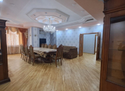 İcarəyə verilir 4 otaqlı 180 m2 yeni tikili Səməd Vurğun parkı