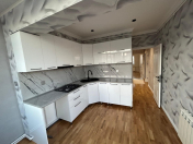 İcarəyə verilir 2 otaqlı 70 m2 köhnə tikili 4 mkr