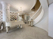 Satılır 6 otaqlı 340 m2 yeni tikili Şah İsmayıl Xətai m.