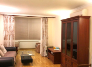 Satılır 2 otaqlı 70 m2 köhnə tikili Şah İsmayıl Xətai m.