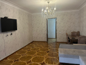 İcarəyə verilir 3 otaqlı 98 m2 köhnə tikili Nizami m.